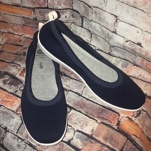 Cloudsteppers by Clark slipon flats sneakers 11 ne